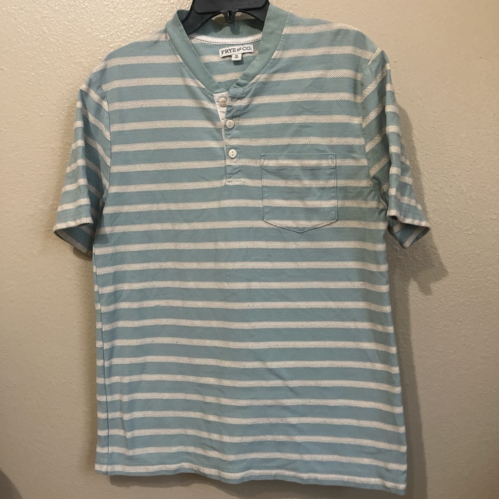 Frye and Co. Men’s Medium Striped Henley Shirt!